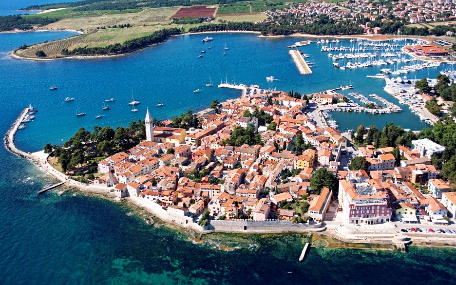 Jedan grad svim srednjoškolcima koji su prošli s pet dijeli 1.000 kuna