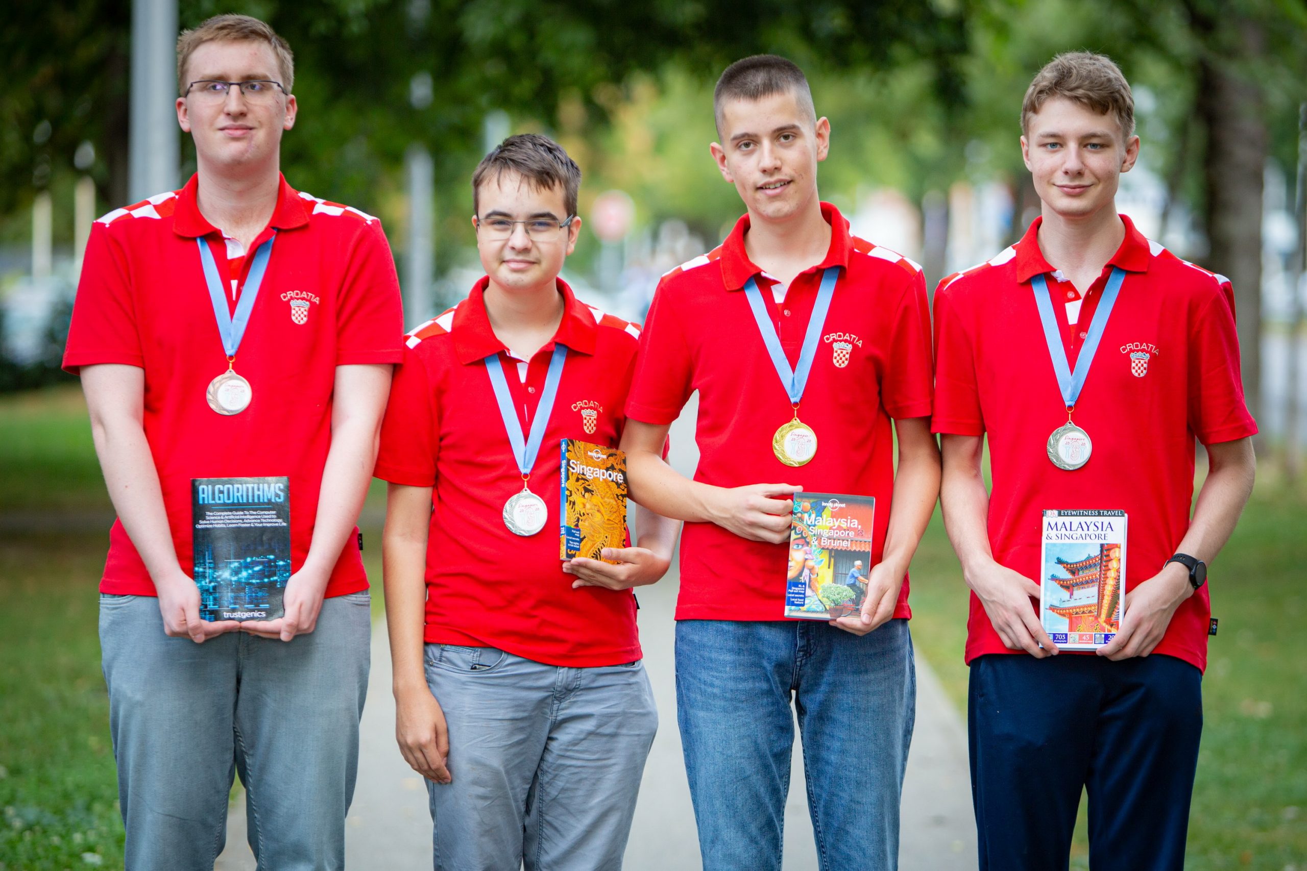 Zlato, dva srebra i bronca za naše izvrsne mlade informatičare!