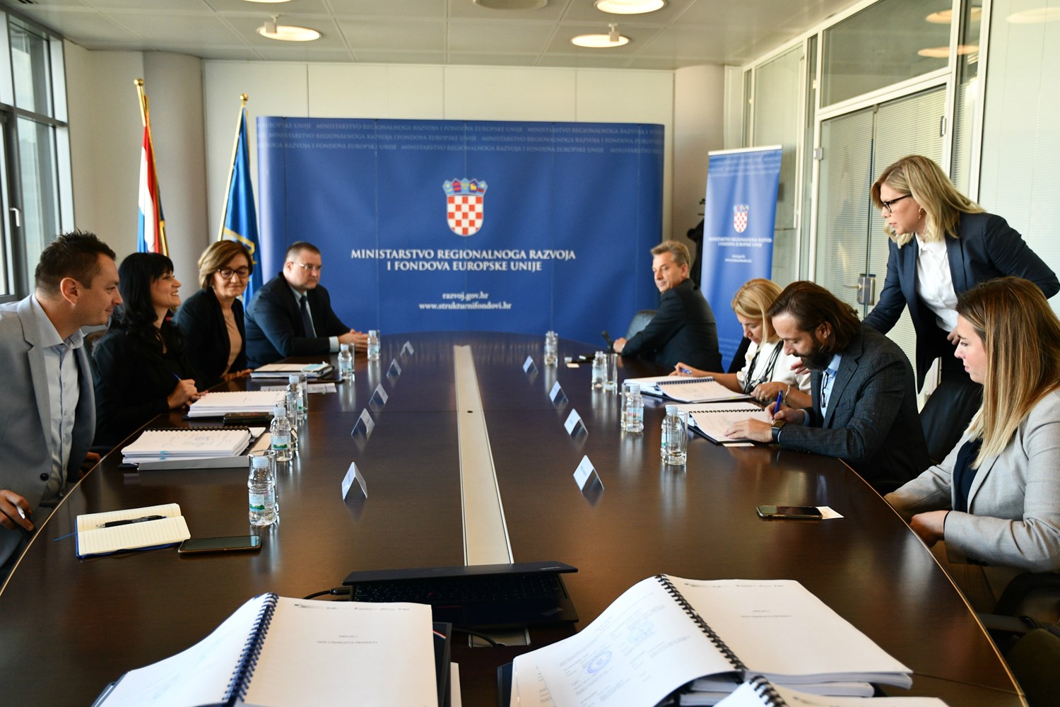 Ministrica Tramišak uručila 13 ugovora Hrvatskom Telekomu za projekte razvoja infrastrukture širokopojasnog pristupa