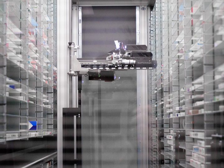 Ljekarna u Varaždinu predstavila automatizirano skladište s robotskom rukom