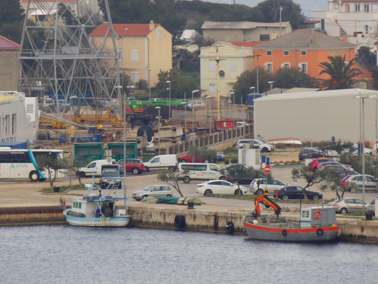 Sunčana elektrana na najvećemu malološinjskom javnom parkiralištu?