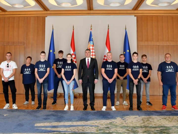 Predsjednik Milanović primio učenike koji su osvojili nagrade na svjetskom natjecanju u robotici