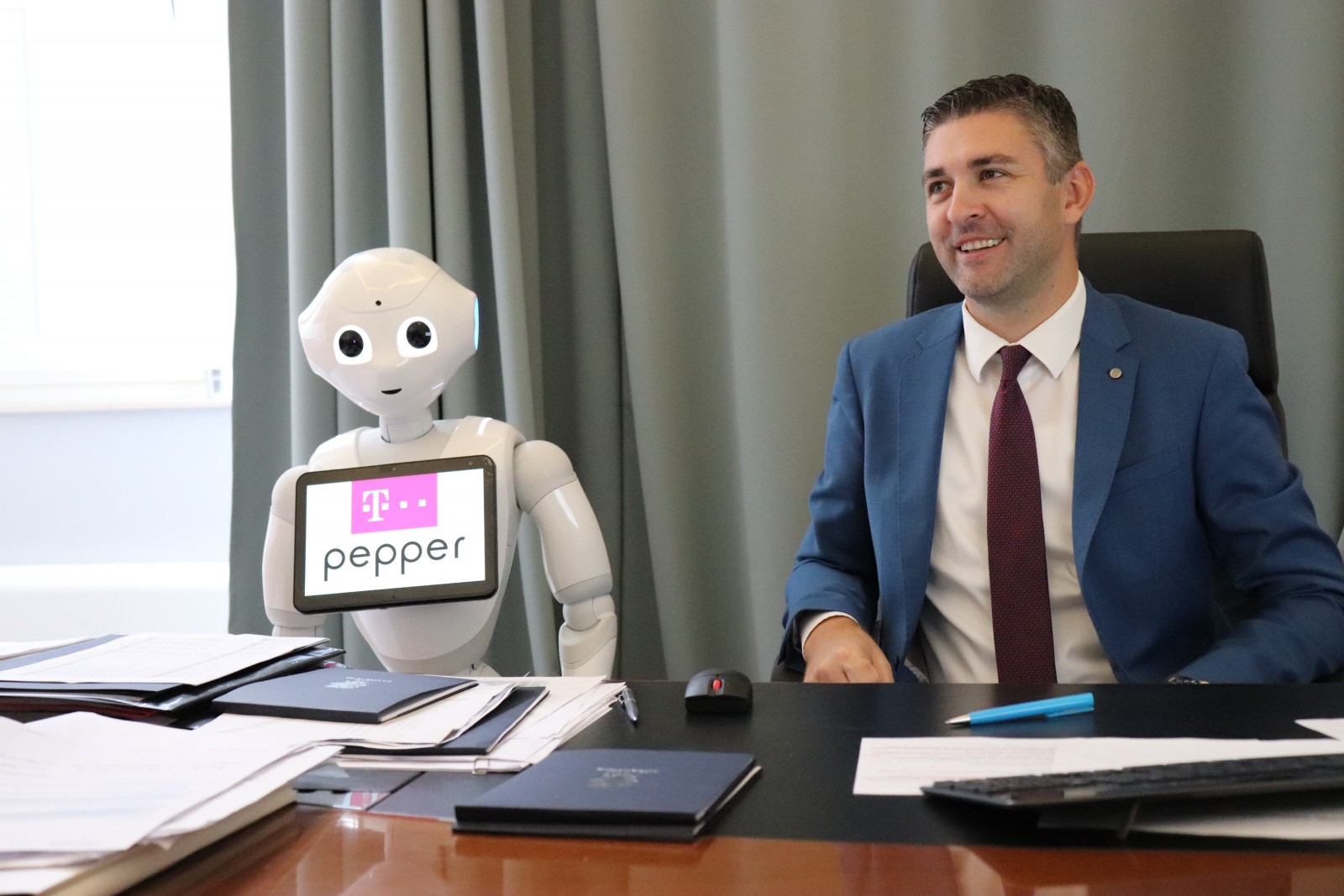 Gradonačelnik se susreo s roboticom Pepper