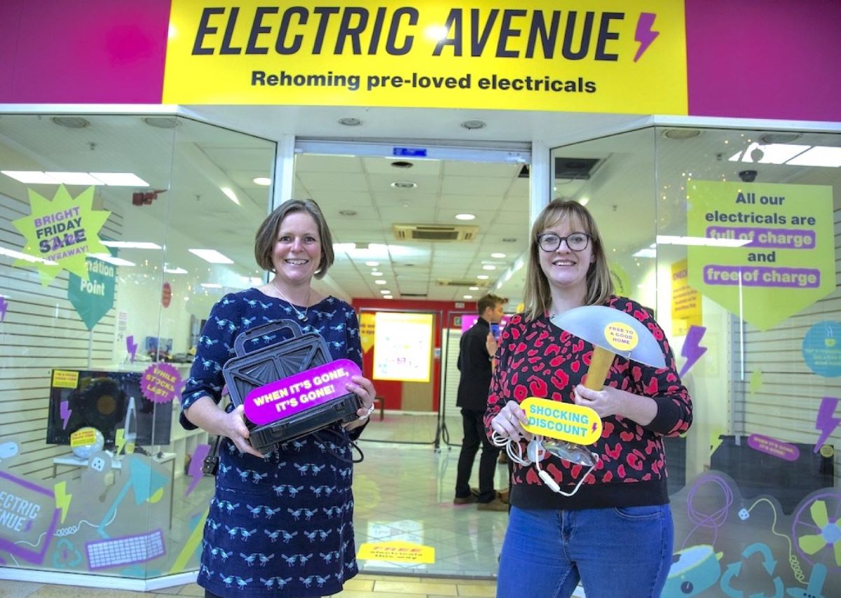 Ovaj grad obnavlja stare električne uređaje i daje je onima kojima je potrebna