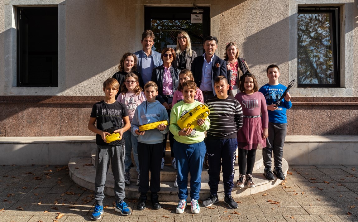 Mali robotičari i ekološka grupa OŠ Malinska-Dubašnica dobili vrijednog podvodnog robota