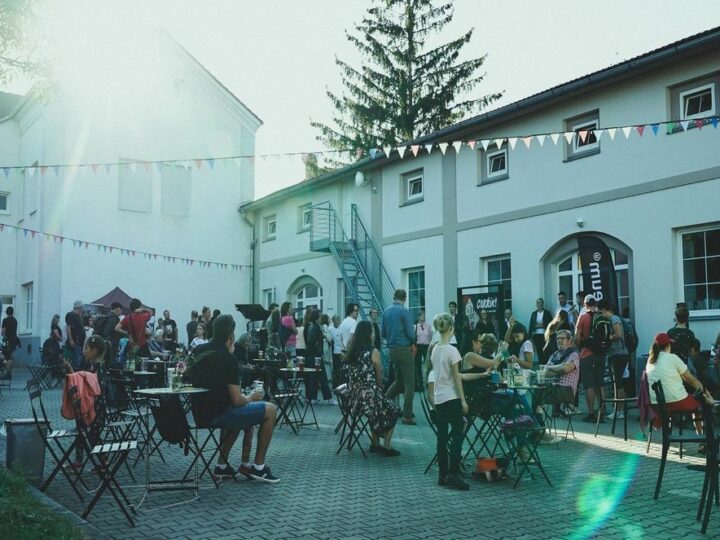 Grad Prag donira namještaj na javne prostore po izboru stanovnika i stvara nova mjesta za druženje u zajednici