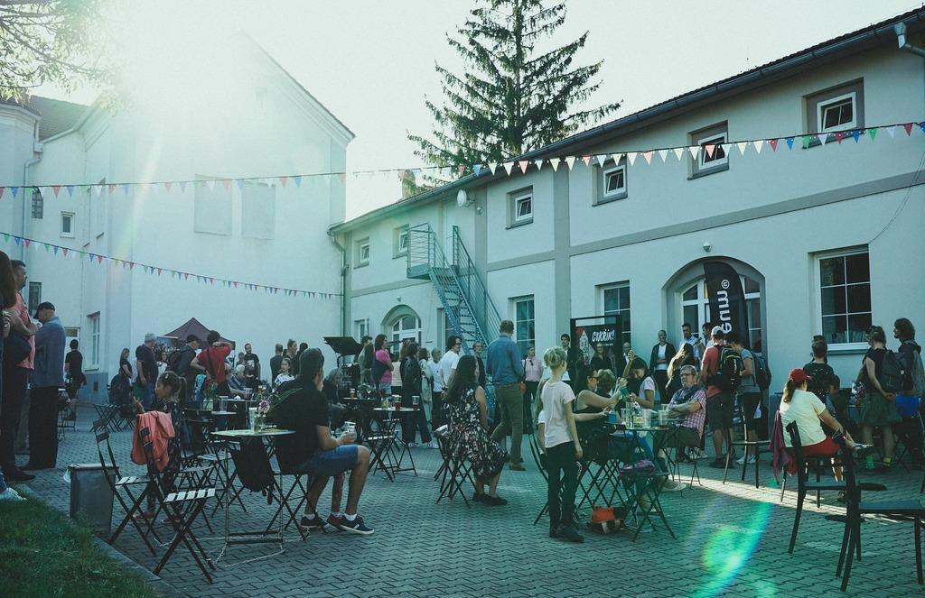 Grad Prag donira namještaj na javne prostore po izboru stanovnika i stvara nova mjesta za druženje u zajednici