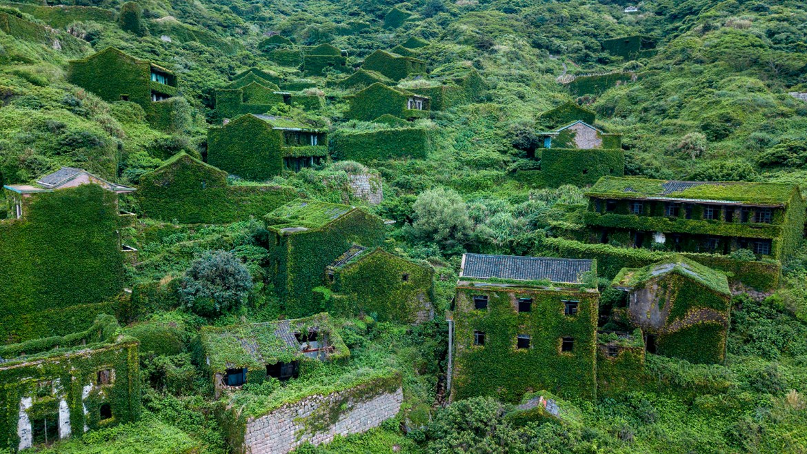 Houtouwan – najljepši grad duhova na svijetu potpuno obrastao vegetacijom