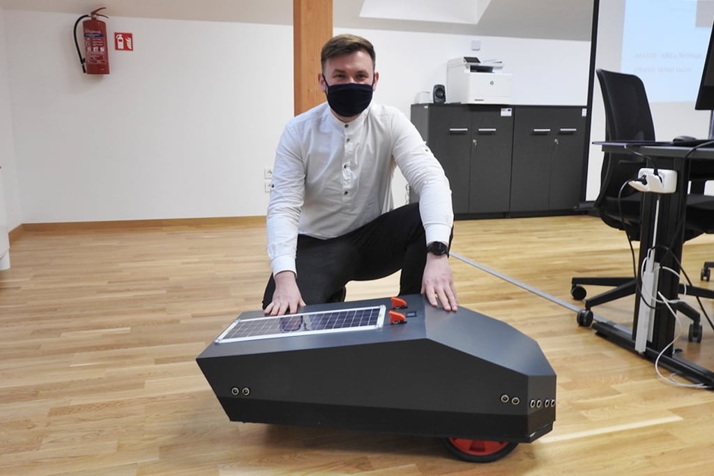 Hrvatski student za diplomski rad napravio kosilicu kojom upravlja mobitelom