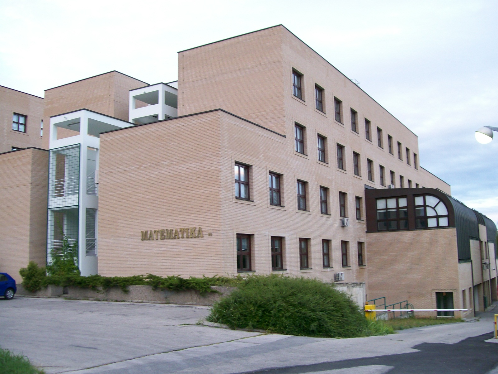 Zagrebački fakultet dobio 14 novih laboratorija, vrhunsku opremu i računalni centar