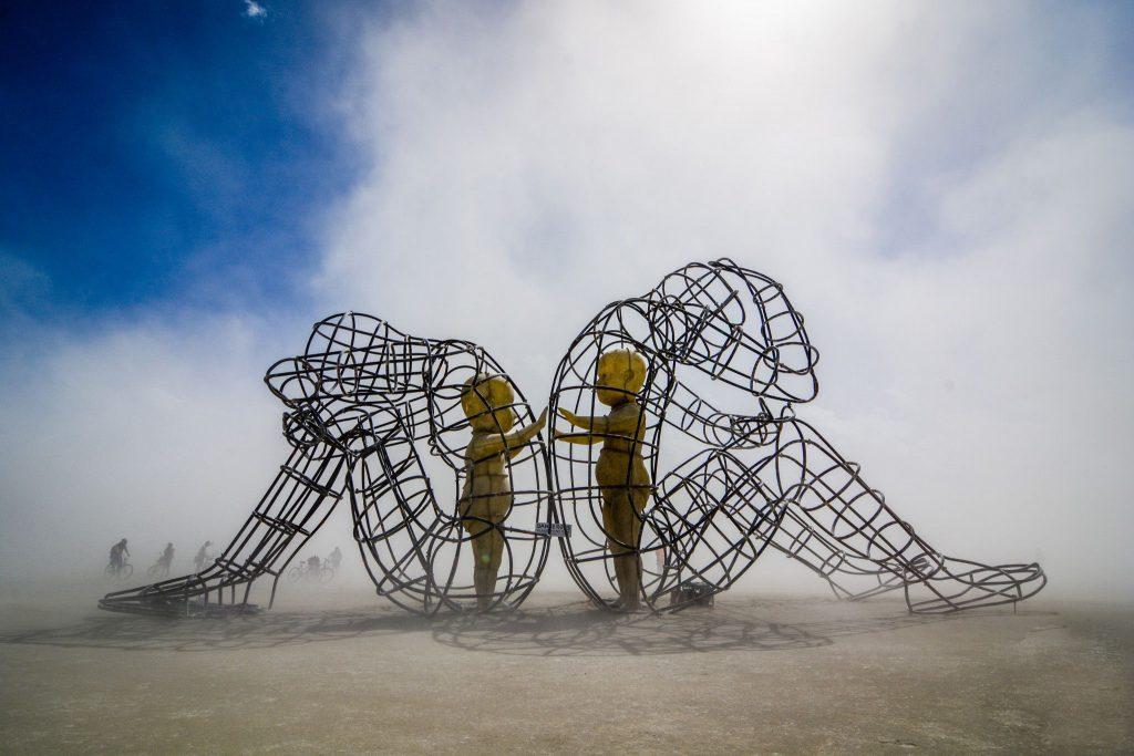 PODRŠKA UKRAJINI: Skulptura “LJUBAV” ukrajinskog umjetnika Aleksandra Milova