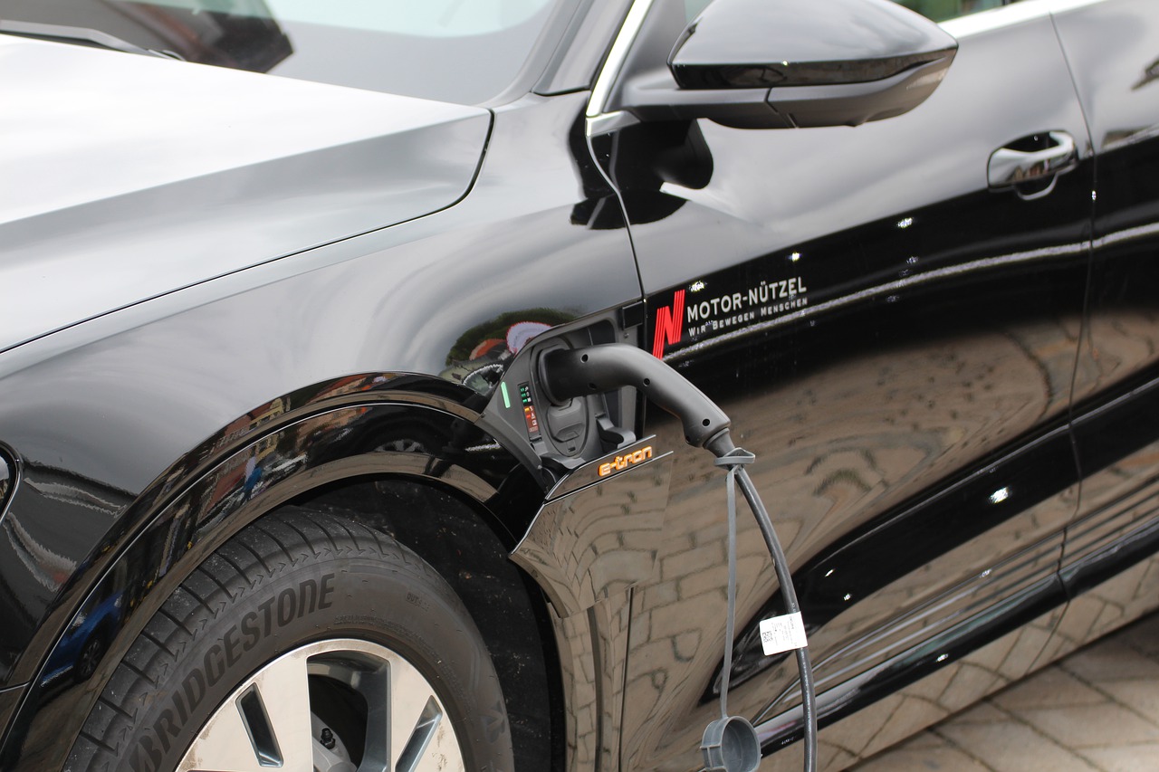 U prosincu 2025. u Europi prvi puta su električna vozila prodavanija od benzinaca