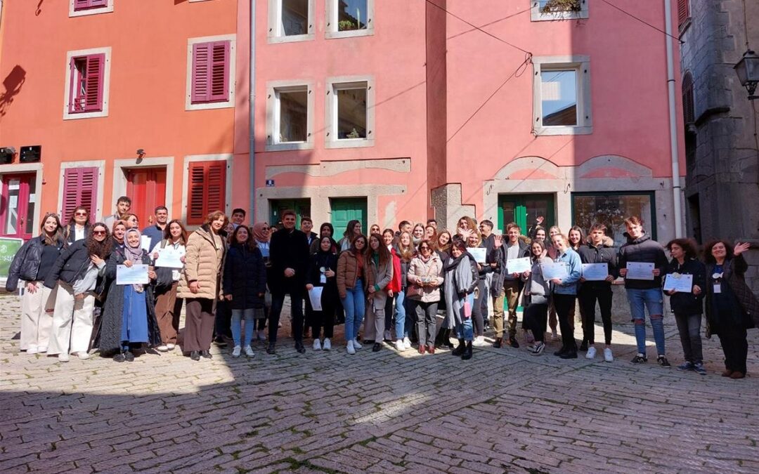 Sudionici Erasmus projekata iz cijele Europe u posjeti Labinu i Srednjoj školi Mate Blažina