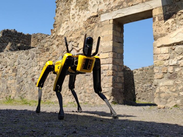 Pompeji uz pomoć psa robota idu prema Pametnom arheološkom parku