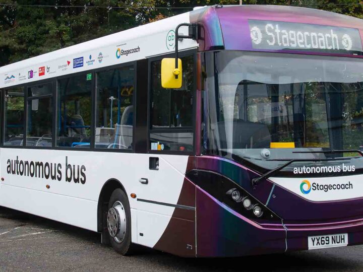 BUDUĆNOST JE STIGLA: Prvi autonomni autobus u Velikoj Britaniji kreće na cestu!