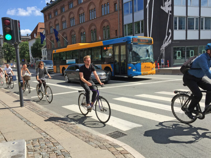 Kopenhagen koristi ovaj jedan trik kako bi napravio mjesta za biciklističke staze na gotovo svakoj ulici