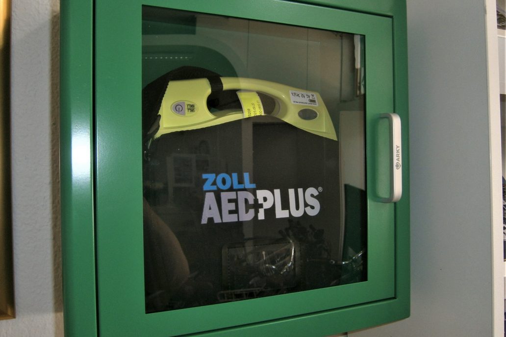Postavljeni prvi AVD (automatski vanjski defibrilatori) uređaji u Crikvenici