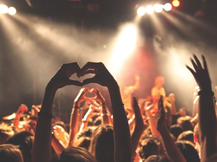 Europska država tinejdžerima daje 400 eura da ih potroše na koncerte, kino ulaznice i knjige