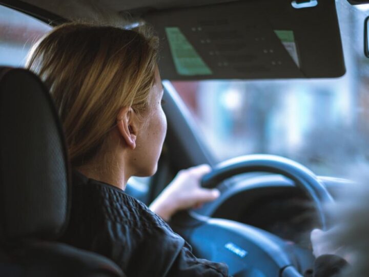 Španjolska snižava dob vozača za električne automobile