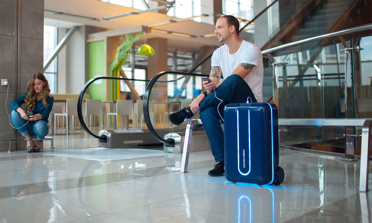 Travelmate: Potpuno autonomni kofer i robot asistent