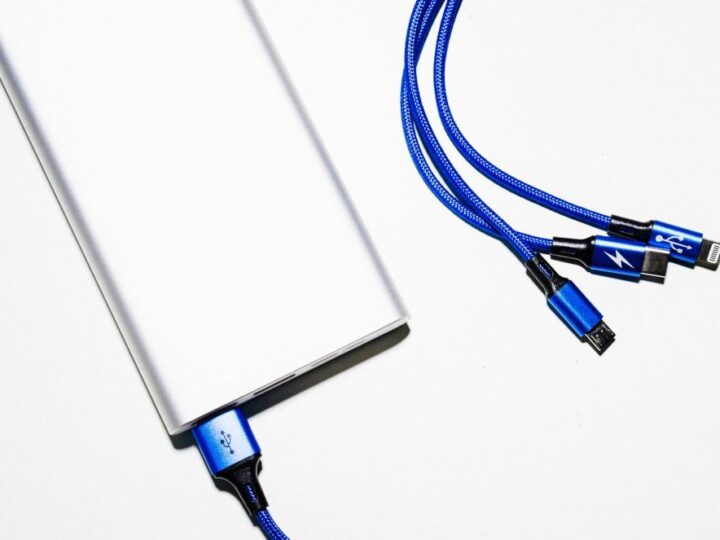 EU traži jedan univerzalni punjač za mobitele od 2024
