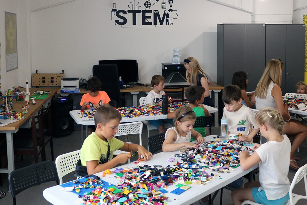 Održane LEGO radionice i igraonice u sklopu manifestacije “STEM ljeto u Centru za mlade Dubrovnik”