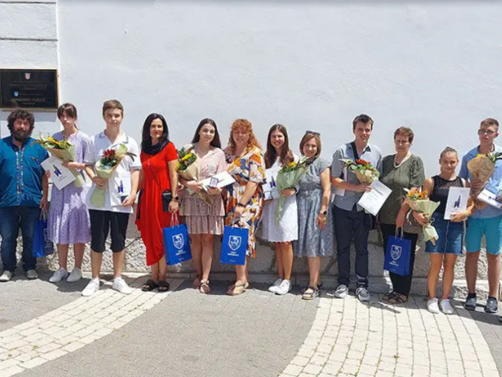 Hrvatska “zemlja znanja”: Negdje uspješni učenici dobiju srebrnjake, a negdje tapšanje po ramenu