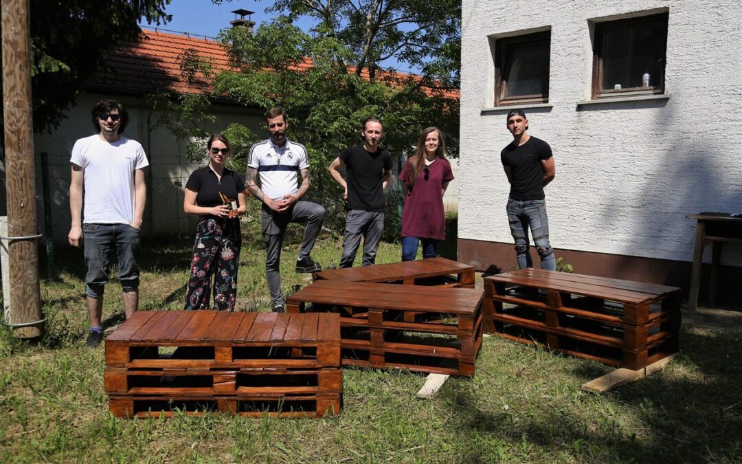 Volonteri u Donjoj Stubici obnovili drvene garniture u Parku za ekstremne sportove, izradit će se i postaviti nove uz pump track stazu