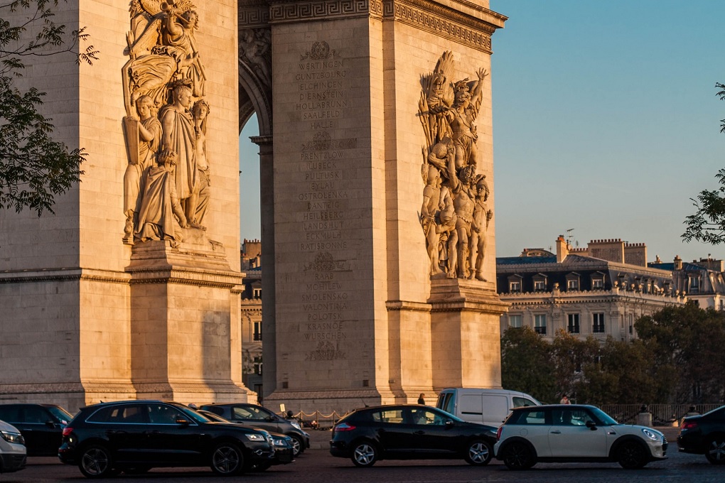 Automobili su sve sporiji pa je vožnja biciklom često najbrži način prometovanja Parizom