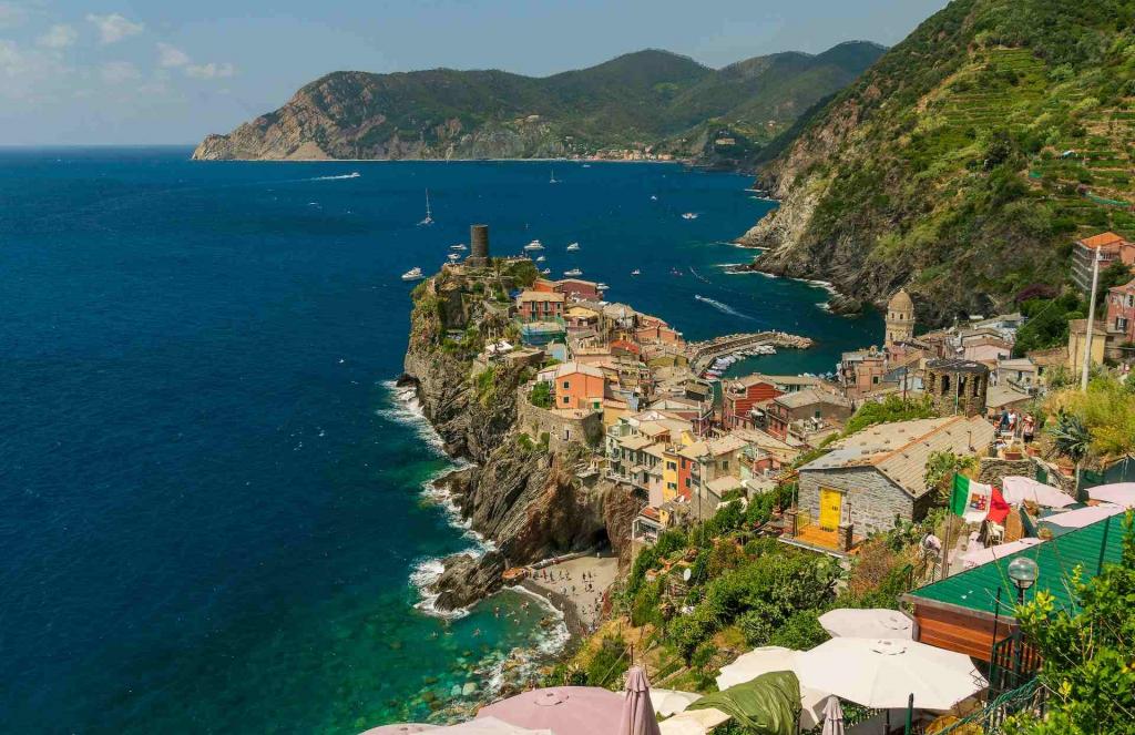 Trajekti koji prevoze turiste u Nacionalnom parku Cinque Terre služit će i kao točke za prikupljanje otpada