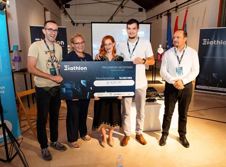 Tim „za Knin – 4KNIN” pobjednici su prvog kninskog hackathona!