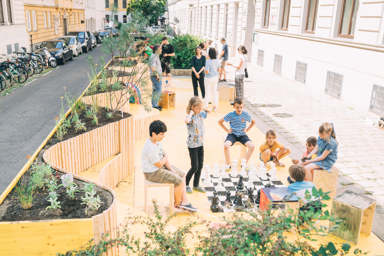 Park(ing) Day: Beč parkirna mjesta pretvara u kvartovske zelene oaze za druženje na javnim prostorima