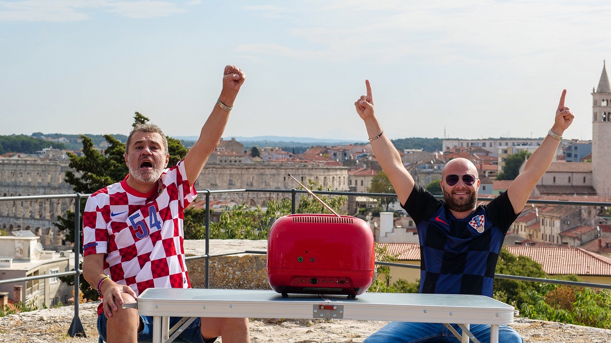 SMART ILI NE?! KAKO KOME! Kreće vrijeme navijačkih pjesama! Ovo je vjerojatno jedna od onih koja će se najviše pjevati