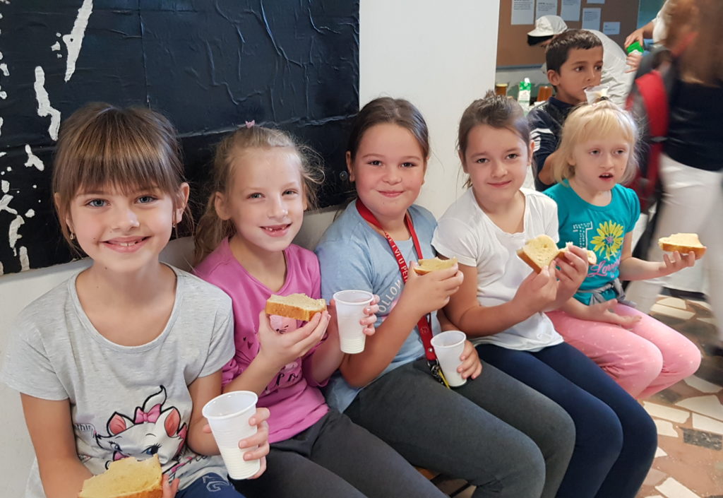 Zdravi obrok: Grad Đurđevac i škola osigurali besplatno voće, povrće i mliječne proizvode za gotovo 650 školaraca