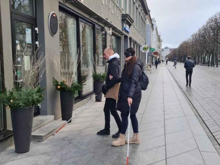 OSJETILNI TURIZAM I EMPATIJA: Obiđite Kaunas u pratnji slabovidnog turističkog vodiča i doživite sasvim novo iskustvo
