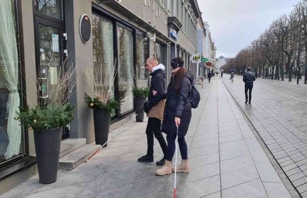 OSJETILNI TURIZAM I EMPATIJA: Obiđite Kaunas u pratnji slabovidnog turističkog vodiča i doživite sasvim novo iskustvo