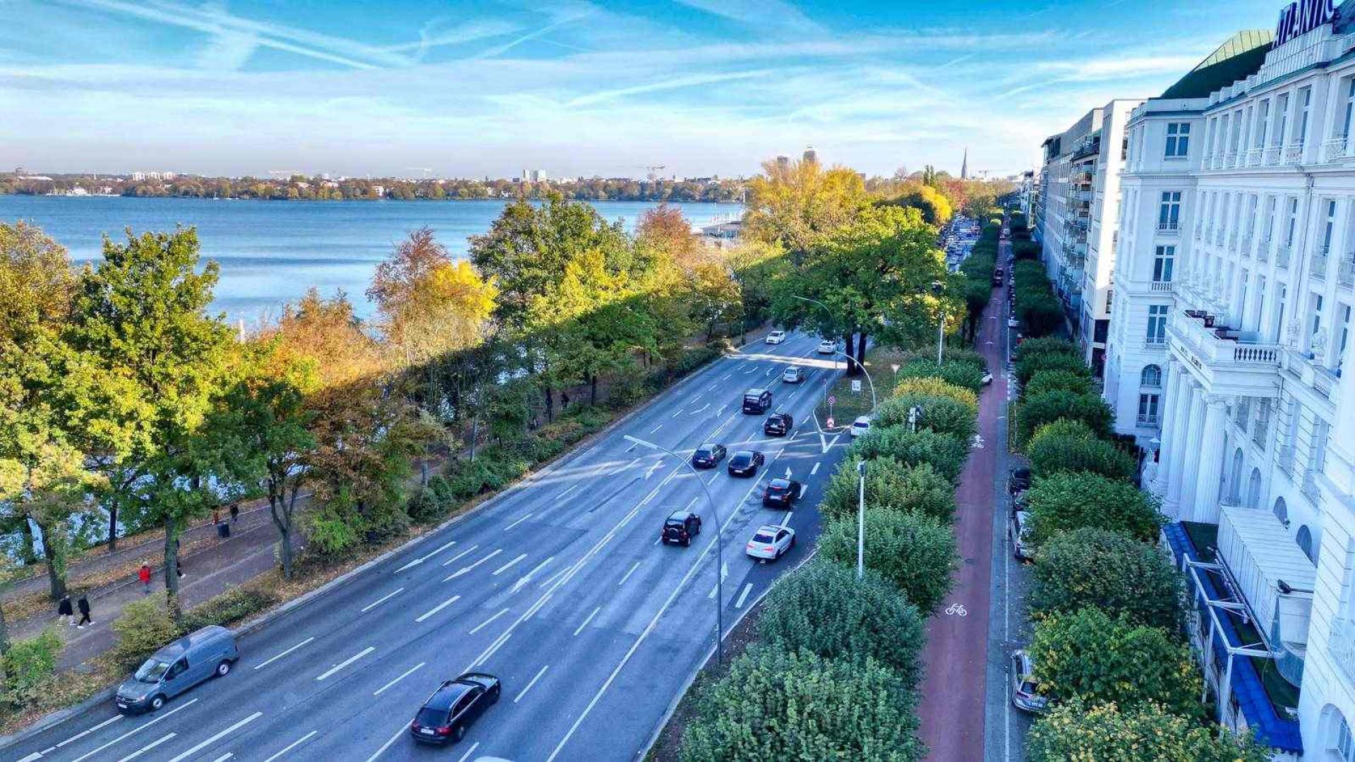 Bicikli imaju prednost pred automobilima u ulici Lakeshore u Hamburgu