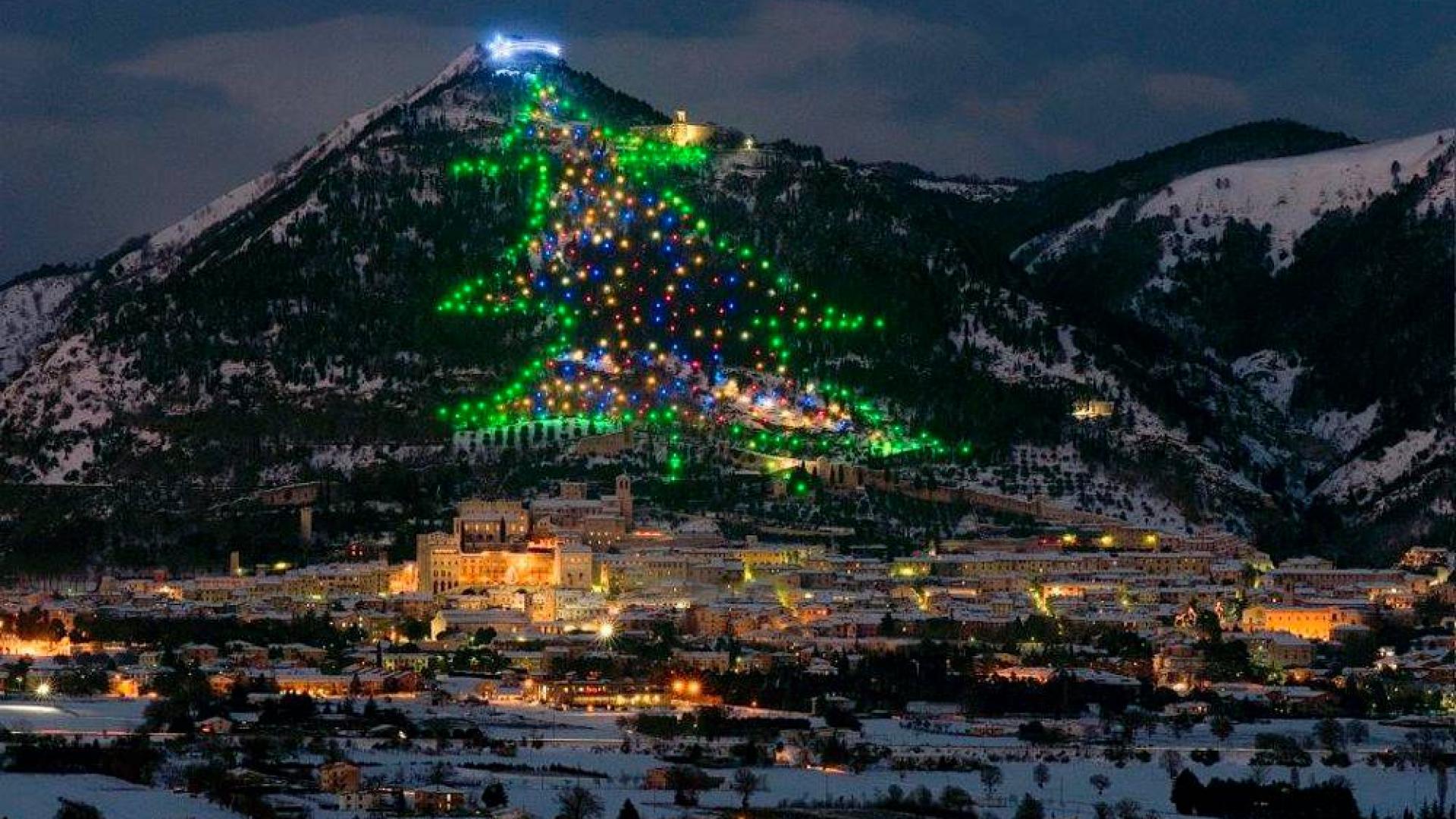 Italija se sprema osvijetliti najveće božićno drvce na svijetu 7. prosinca
