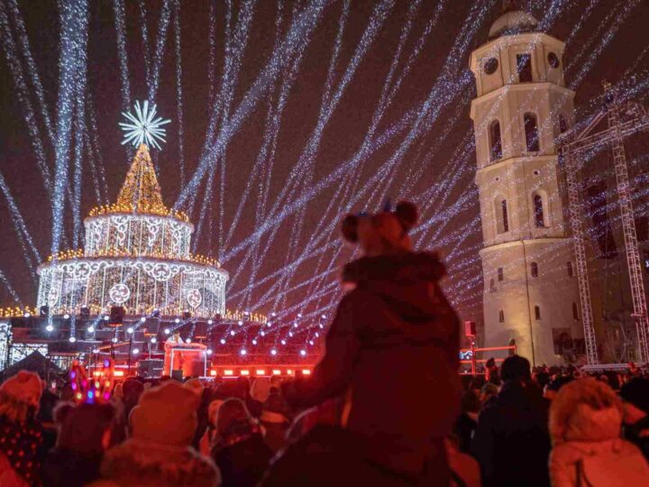 Vilnius ima božićno drvce u obliku rođendanske torte