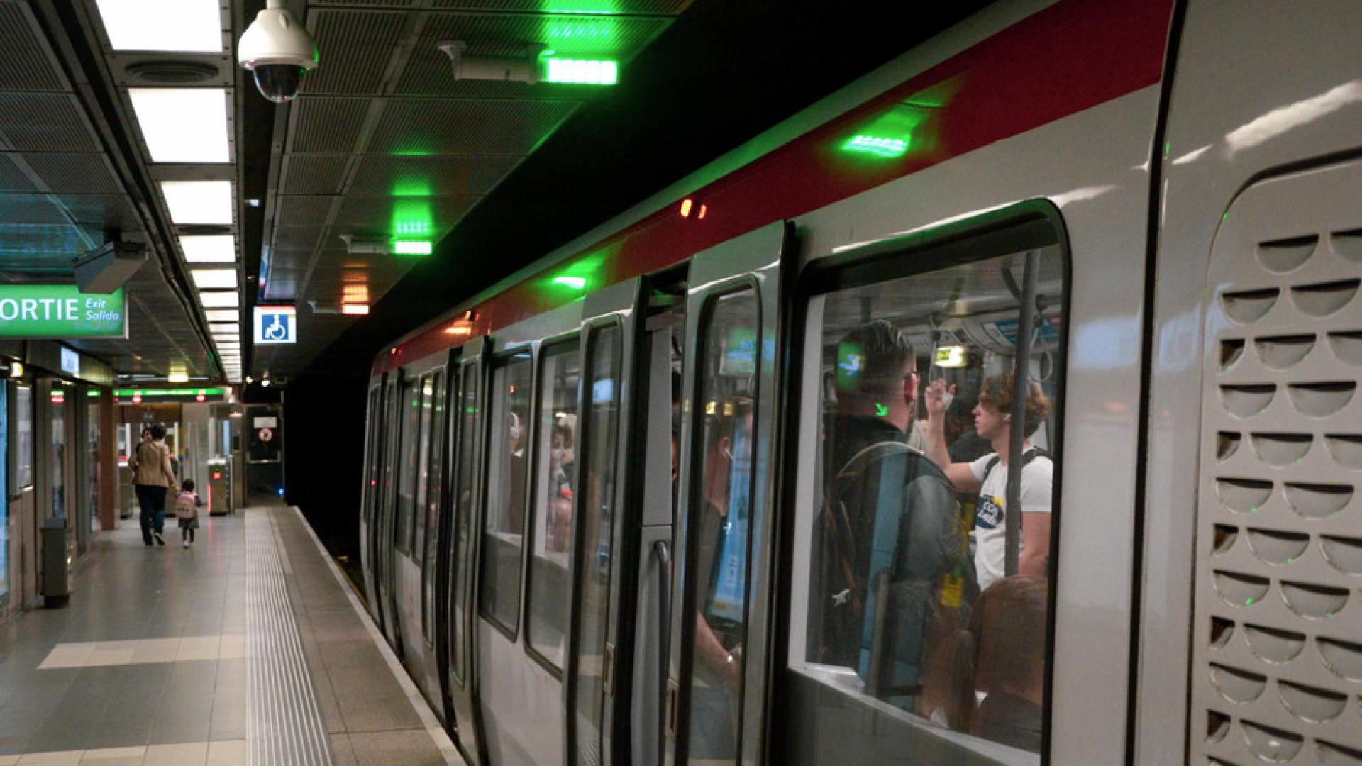 Metro u Lyonu testira sustav upozorenja na pretjeranu popunjenost vagona