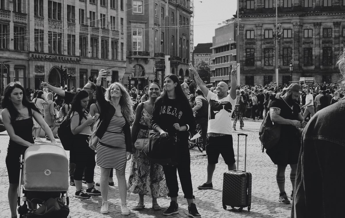 Amsterdam se obračunava s razularenim turistima