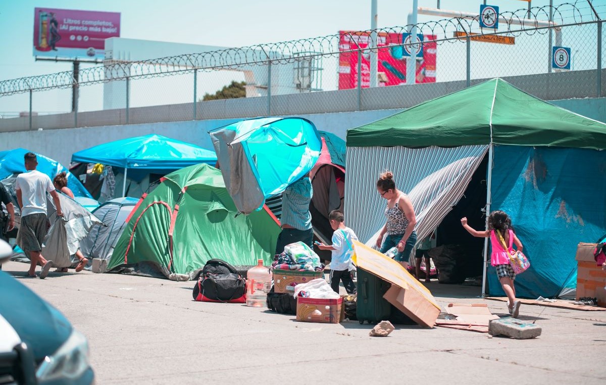 Kako bi ojačala sigurnost Unije, Komisija povećava pomoć državama članicama za borbu protiv instrumentalizacije migranata kao oružja