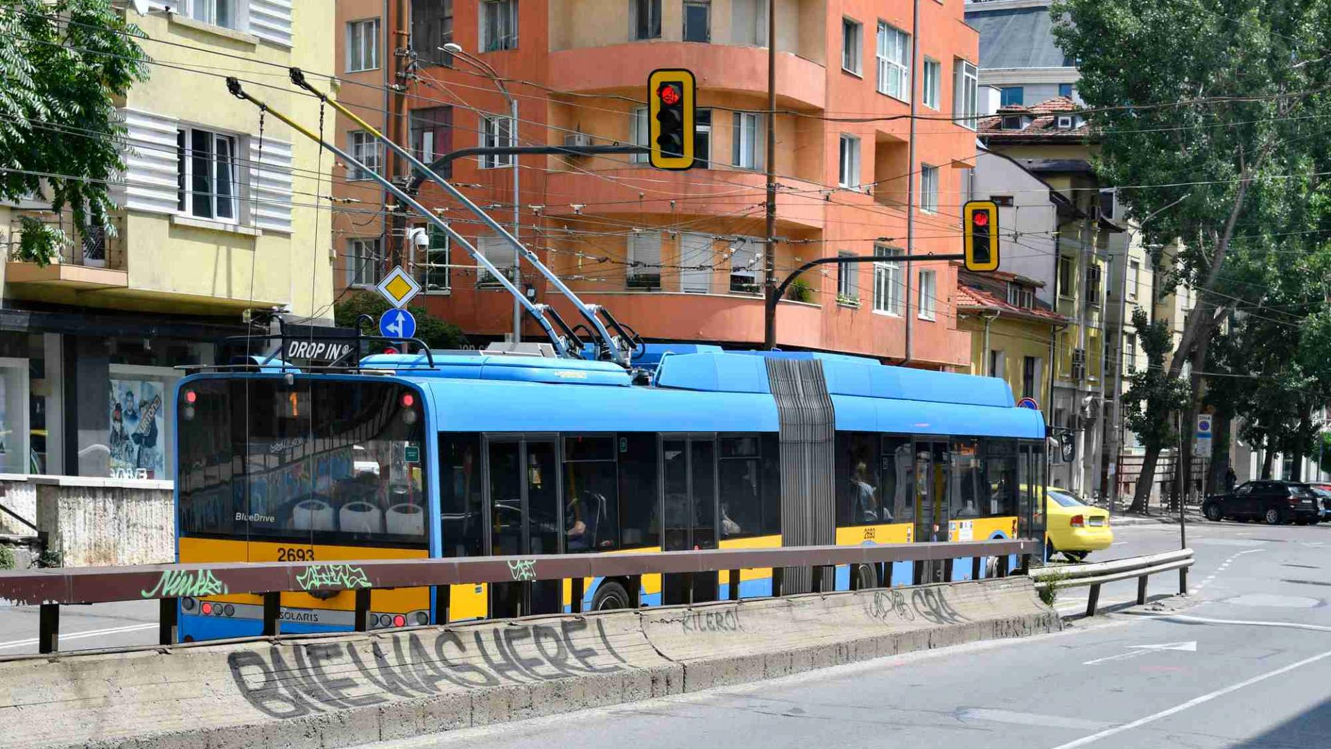 Pametni sustav na autobusima u Sofiji znat će, uz ostalo, čak i točne koordinate rupa na cesti