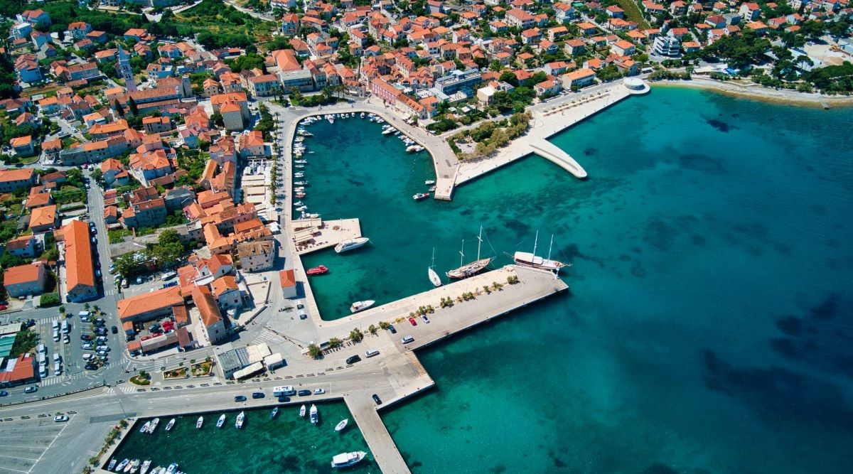Smart cities: Grad Supetar većim nadzorom planira stati na kraj vandalizmu