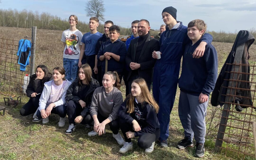 Osnovnoškolci zasadili 2.000 mladica hrasta u Turopoljskom lugu