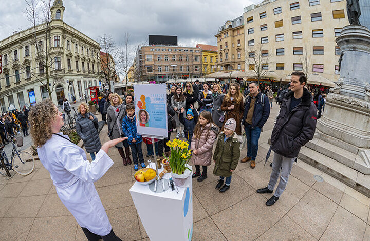 Znanstvenice na Cvjetnome trgu u Zagrebu