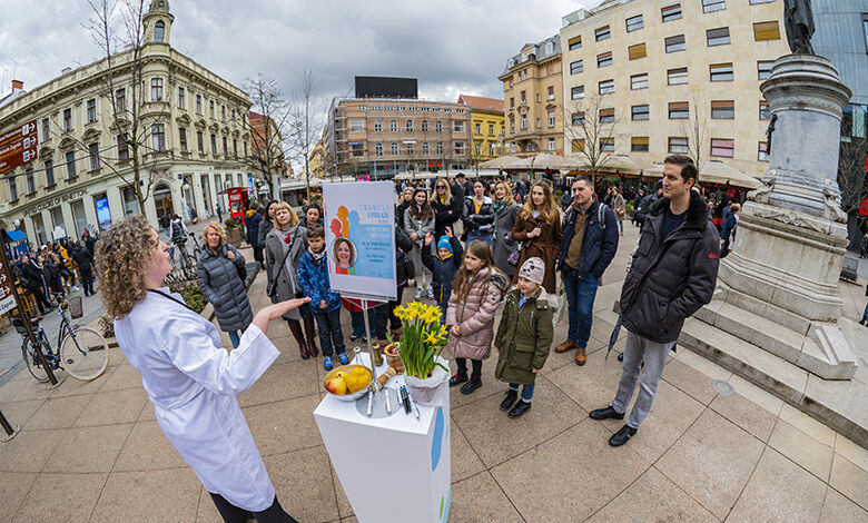 Znanstvenice na Cvjetnome trgu u Zagrebu