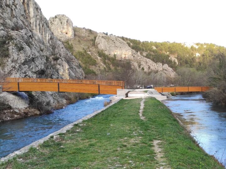 Završen projekt izgradnje pješačko biciklističkih mostova na rijeci Butižnici i Krki