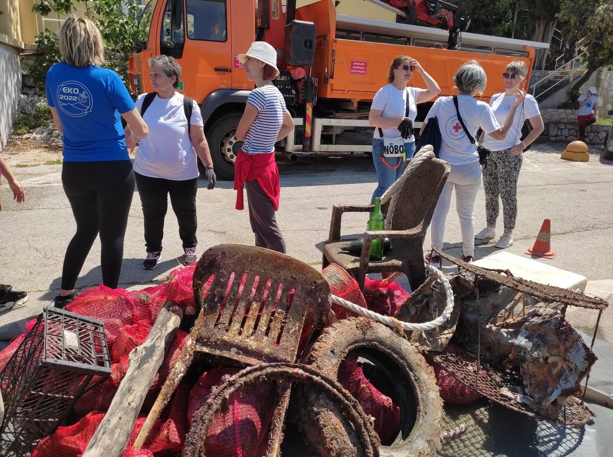 MOREmo brinuti o MORU: Nedjeljnom akcijom čišćenja podmorja uklonjeno 800 kilograma otpada!