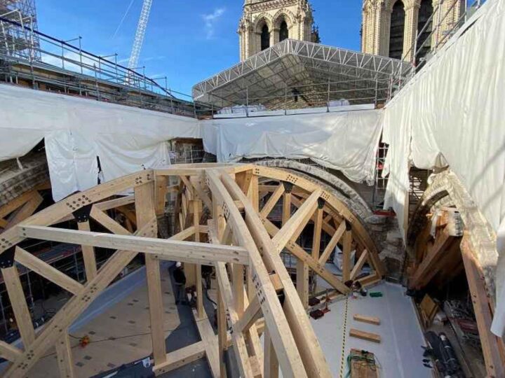 Počela je rekonstrukcija tornja pariške katedrale Notre Dame